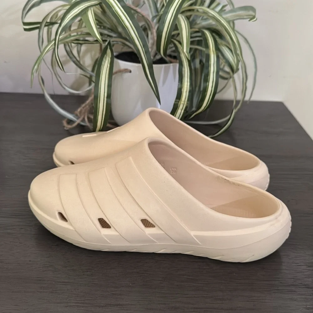Adidas Adicane Clog Sand Beige Slides /Sandals Men Size 8
